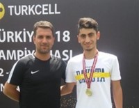 Serhat Göngör Türkiye'de Yürüyüş Şampiyonu Oldu