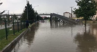 Tavşanlı'da Şiddetli Yağış Etkili Oldu