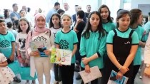 CAHİT BAĞCI - Tiflis'teki Maarif Vakfı Okulunda Karne Heyecanı