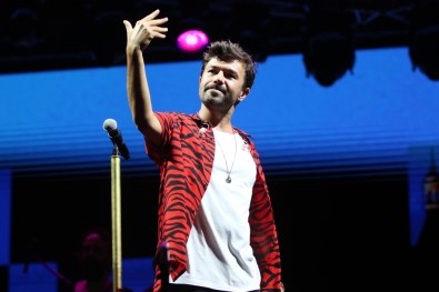 Yalın Alanya'da Hayranlarıyla Buluştu