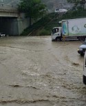 MAHSUR KALDI - Ankara'da sel zor anlar yaşattı!