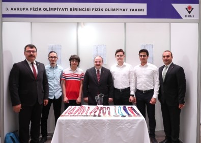 Bakan Varank'tan Genç Bilim İnsanına Patent Sözü