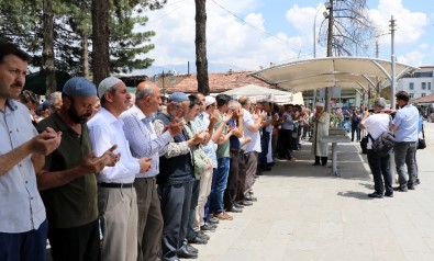 Erzincan'da Yüzlerce Müslümanın Katılımıyla Mursi İçin Gıyabi Cenaze Namazı Kılındı