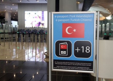 İstanbul Havalimanı'nda Pasaporttan Hızlı Geçiş Sistemi Başladı