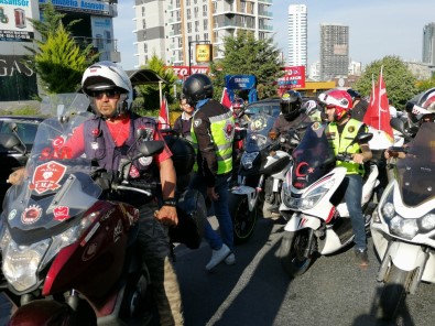 Motosiklet Sürücülerinden Binali Yıldırım'a Jest