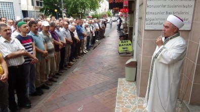 Mursi İçin Edremit Körfezi'nde Gıyabi Cenaze Namazı Kılındı