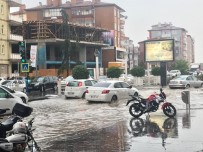 NIĞDE MERKEZ - Niğde'de Şiddetli Yağış Sonrası Yollar Göle Döndü