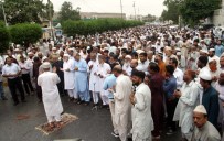 TAZİYE MESAJI - Pakistan'da Mursi İçin Gıyabi Cenaze Namazı Kılındı