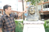 ZÜBEYDE HANıM - Tarsus'ta Zübeyde Hanım Büstündeki Gözlüğü Çaldılar