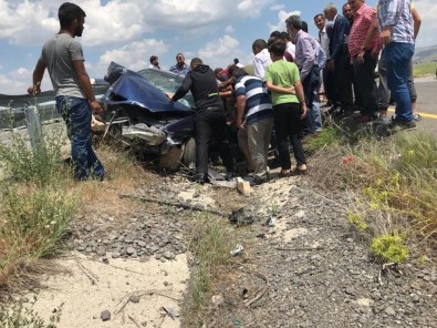 Tutak'ta Trafik Kazası Açıklaması 1 Ölü 2 Yaralı