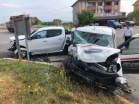 SALTUKOVA - Zonguldak'ta Trafik Kazası Açıklaması 3 Yaralı