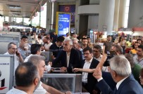 ANKARA BÜYÜKŞEHİR BELEDİYESİ - Büyükşehir Heyetinden AŞTİ Esnafına Bayram Ziyareti