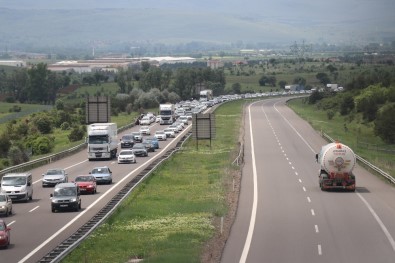 Gerede-Karadeniz Bağlantı Yolu'nda Trafik Durma Noktasına Geldi