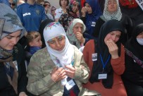 MUSTAFA ARSLAN - Şehit Oğlunun Üniformasını Giyerek Son Yolculuğuna Uğurladı