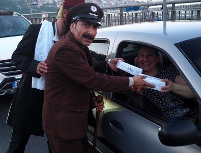 Seksenler'in Bekçi Bekir'i 20 bin iftariyelik dağıttı