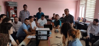 Ahlat'taki Öğretmenlere 'İleri Düzey Robotik Kodlama' Eğitimi