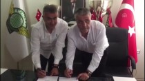 MERT NOBRE - Akhisarspor, Mehmet Altıparmak İle Sözleşme İmzaladı