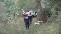 DEĞIRMENLI - Antalya'da Otomobil Şarampole Yuvarlandı Açıklaması 3 Yaralı