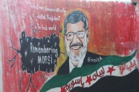 VİZESİZ SEYAHAT - İdlibli Ressam Mursi'nin Resmini Duvara Çizdi