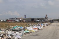ASFALT ŞANTİYESİ - Karaman Belediyesi Kaçak Olarak Dökülen Hafriyat Atıklarını Temizledi