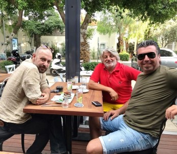 Nejat İşler'in Yeni İmajı Şaşırttı