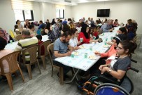 ENGELLİ ÖĞRENCİLER - Özel Öğrenciler Aileleri İle Doyasıya Eğlendi