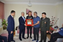 İBRAHIM AKıN - Şehit Zekeriya Zencirli'nin Ailesine 'Şehadet Belgesi' Verildi