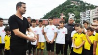 ERGÜN PENBE - Ünlü Futbolcu, İsminin Verildiği Yaz Futbol Okulunun Açılışına Gelecek