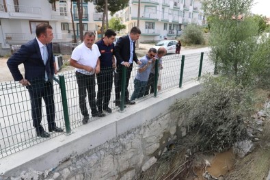 Burdur Belediye Başkanı Ercengiz, Yağıştan Zarar Gören Mahalleleri İnceledi