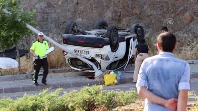 Elazığ'da Kaldırıma Çarpan Cip Takla Attı Açıklaması 5 Yaralı