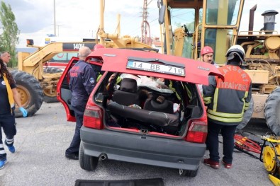 Greydere Çarpan Otomobil Pert Oldu Açıklaması 1 Ölü, 2 Yaralı