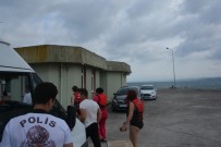 ÜNİVERSİTE ÖĞRENCİSİ - Karadeniz'de Mahsur Kalan 4 Üniversite Öğrencisi Kurtarıldı