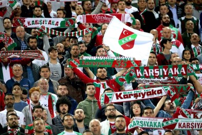 Karşıyaka'da Tek Yürek Kutlama