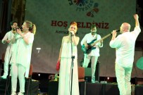 KARDEŞ TÜRKÜLER - Küçükçekmece'de Kardeşlik Festivali'nde 'Kardeş Türküler' Sahne Aldı