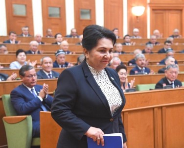 Özbekistan'da İlk Kez Bir Kadın Senato Başkanı Seçildi