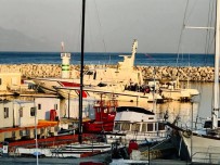 CIBUTI - Sahil Güvenlik Uçağı Tespit Etti, Kaçak Göçmenler Yakalandı