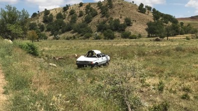 Takla Atan Otomobil Hurdaya Döndü Açıklaması 3 Yaralı