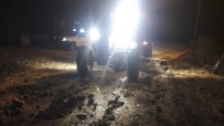 KURUÇAY - Yağmur Sonrası Bozulan Yollarda Çalışma