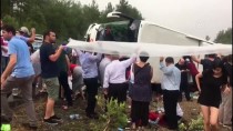 İTFAİYE ARACI - Antalya'da Yolcu Otobüsü Devrildi Açıklaması 20 Yaralı