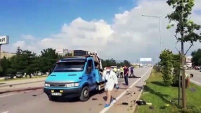 Bursa'da Otomobil Aydınlatma Direğine Çarptı Açıklaması 2 Ölü