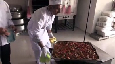 Kapı Kapı Gezerek Devletin 'Sıcak Yüzü' Oluyorlar