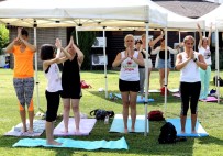 BOSTANLı - Karşıyaka'da Yoga Buluşması