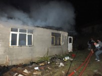 BENZIN - Sobayı Benzinle Tutuşturmaya Çalışırken Evi Yaktı