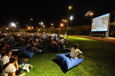 Açık Havada 'Sinema Keyfi'Ne Devam