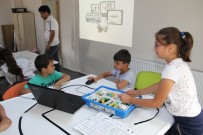 ROBOT - Çocuk Teknoloji Evi'nde Yaz Okulu