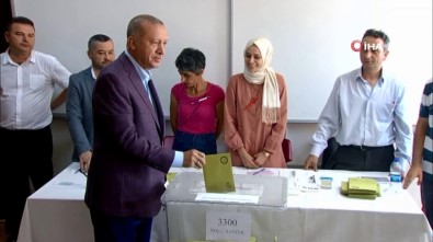Cumhurbaşkanı Erdoğan Oyunu Üsküdar'da Kullandı