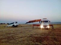 ODABAŞı - El Frenini Çekmeyi Unuttu, Cip Sulama Kanalına Girdi