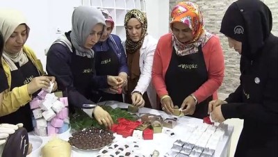 Ev Kadınları 'Butik Çikolata' Yapmayı Öğrendi