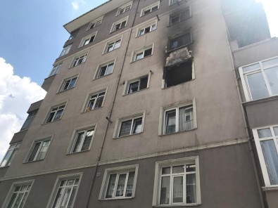 Kadıköy'de Yangın Çıkan Binada Can Pazarı