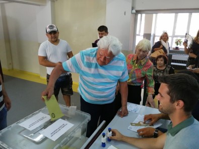 Yeşilcam'ın Usta Oyuncusu Cüneyt Arkın Oyunu Beşiktaş'ta Kullandı